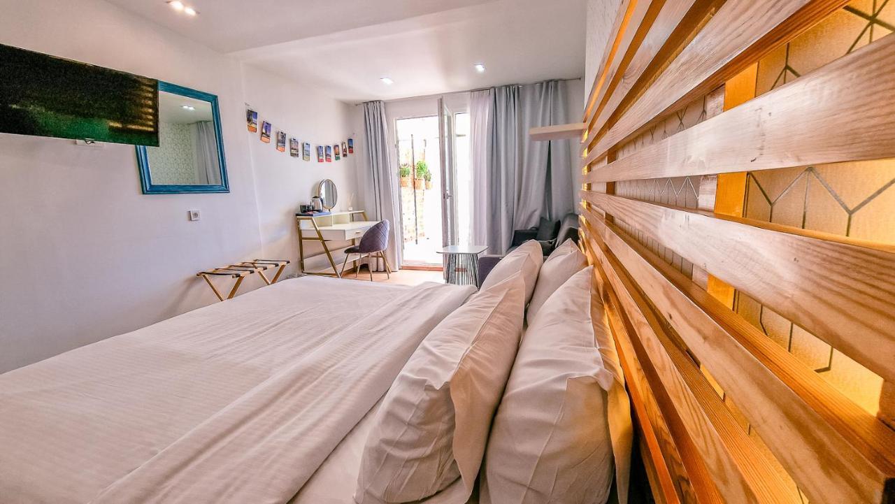 Athenian Montaza 3* Atenas